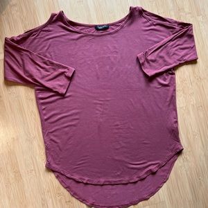 🍁3/4 sleeve top with shoulder cutouts - S